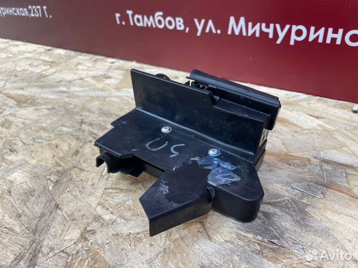 Замок двери задний правый LADA Vesta