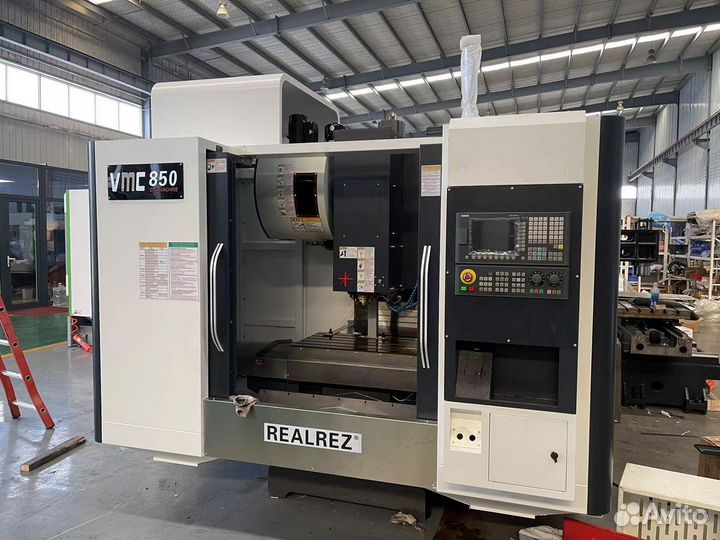 Фрезерный обрабатывающий центр с чпу с осью