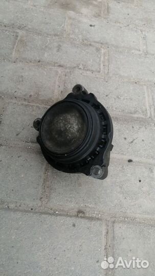 Подушка крепления двигателя левая BMW N47