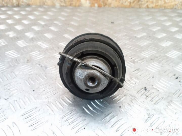 Подушка крепления двигателя Volvo S80 2001