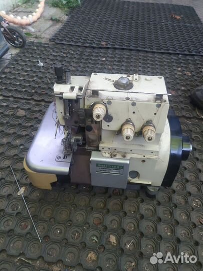 Оверлок для швейной машины