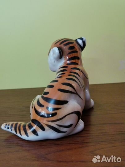 Статуэтка фарфор Тигренок Вербилки