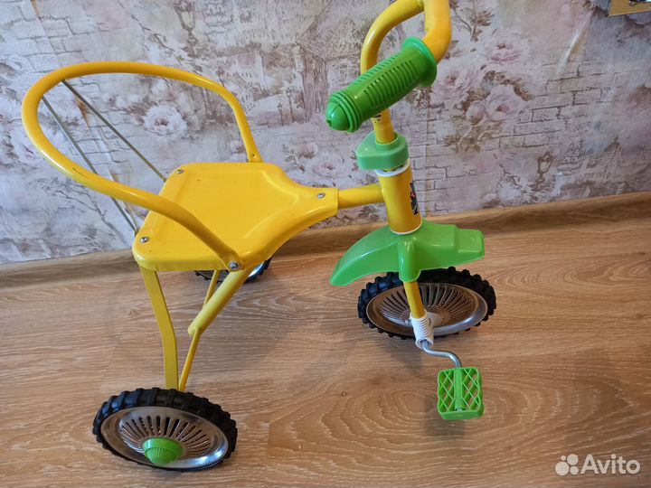 Детский трехколесный велосипед