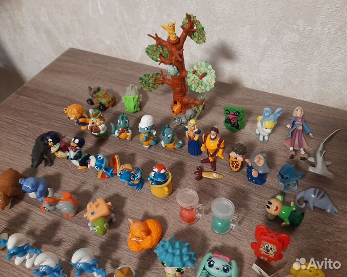 Киндер сюрприз, дерево, акулы, смурики, панда