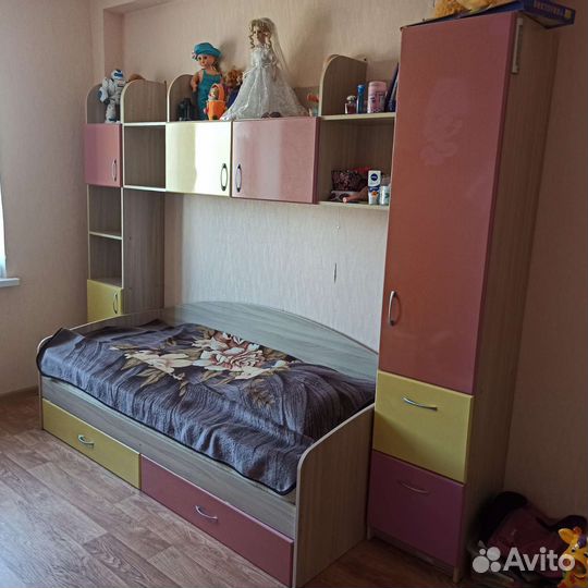 Мебель в детскую комнату