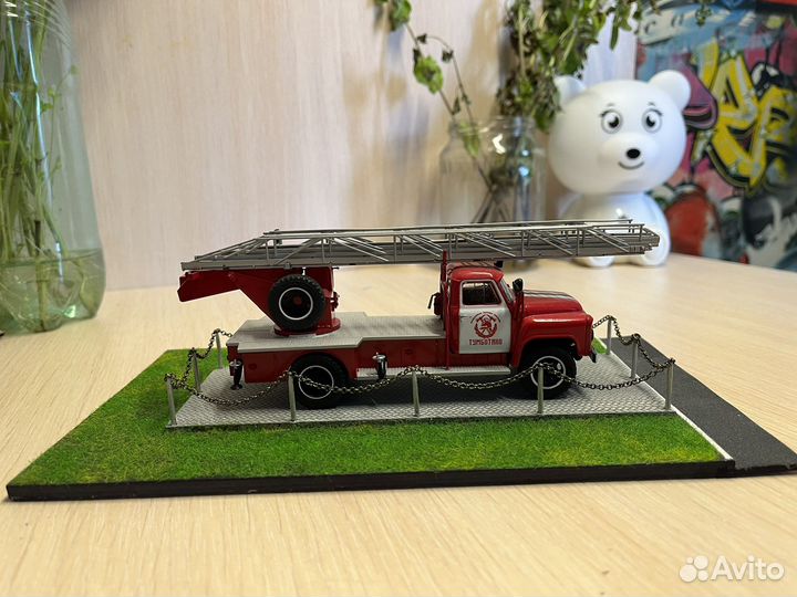 Подставка для моделей