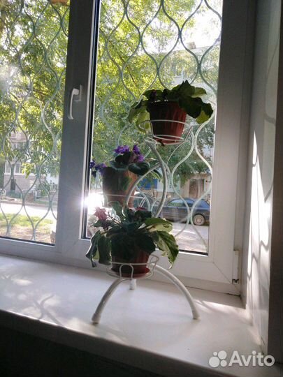 Стойка для цветов на 3 кашпо