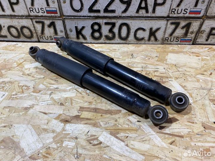 Амортизаторы задние Hyundai H-1 D4BH 2009