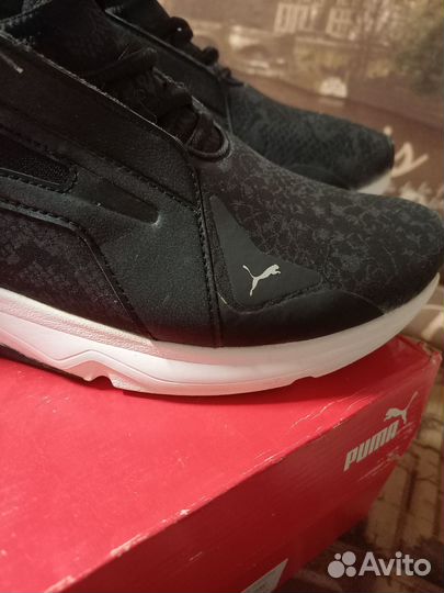 Кроссовки женские