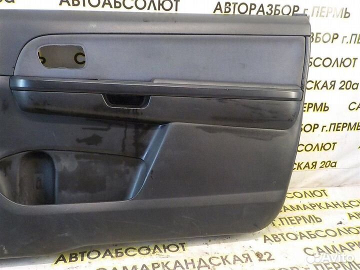 Обшивка двери передней правой Suzuki Grand Vitara