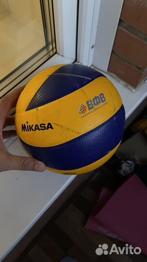 Волейбольный мяч