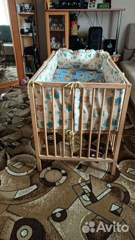 Детская кроватка с матрасом и бортиками