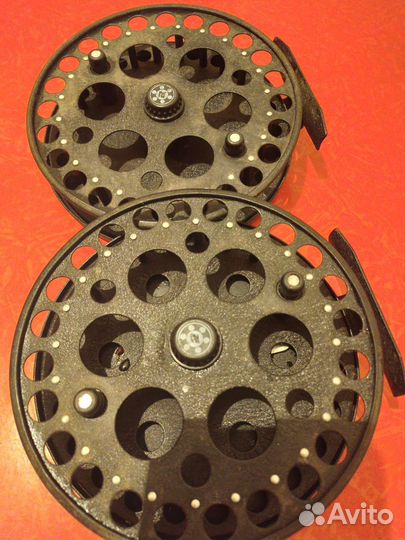 Катушка рыболовная инерционная 2 штуки