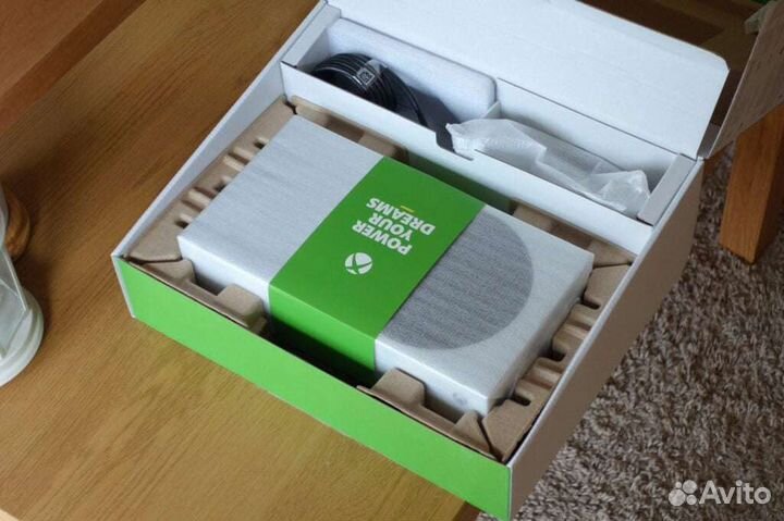 Xbox series s + gamepass 11 месяцев на гарантии