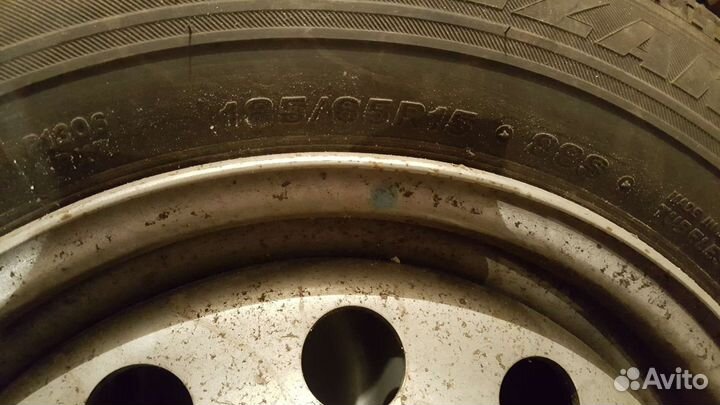 Продам 2 комплекта зимней резины на дисках