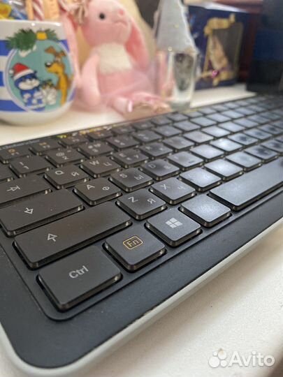 Клавиатура с подсветкой синего цвета