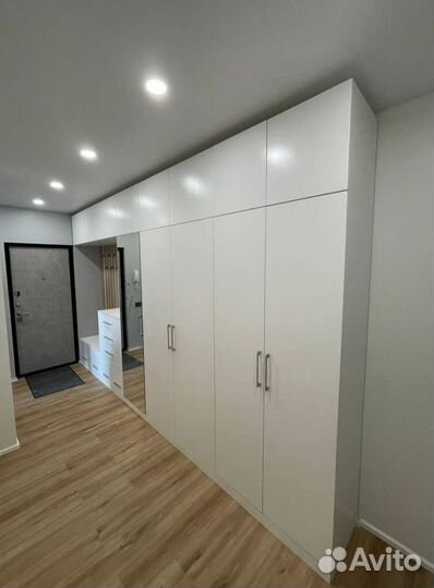 Шкаф распашной