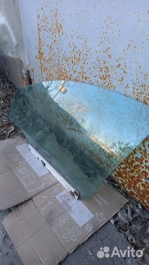 Стекло передней двери Opel astra h