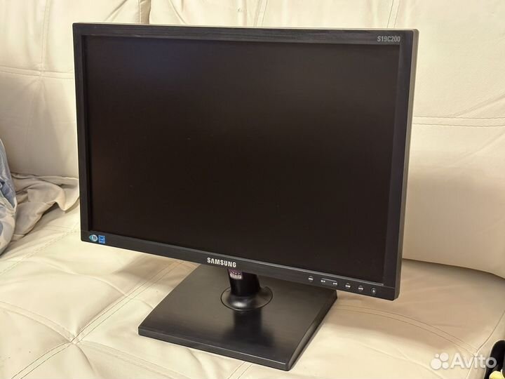Монитор samsung s19c200bw