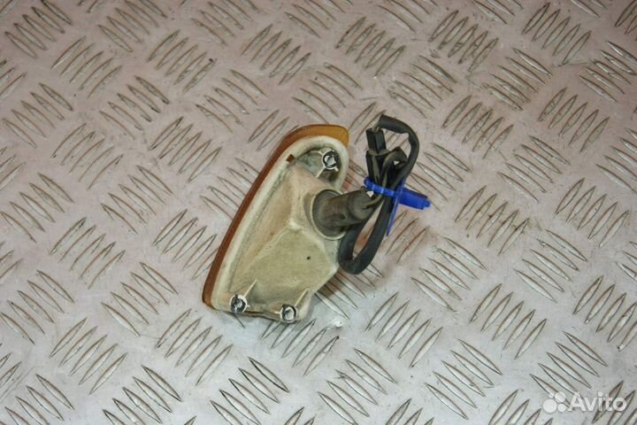 Поворотник задний правый Kawasaki ZZR400-1