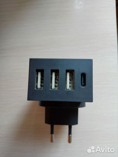 Зарядное устройство Native Union