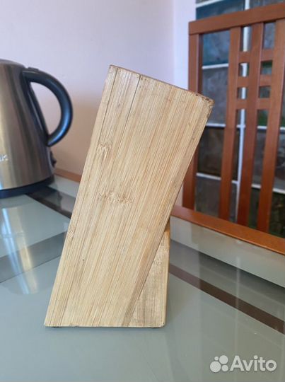 Подставка для кухонных ножей