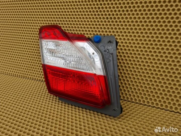 Фонарь в крышку багажника задний левый Infiniti