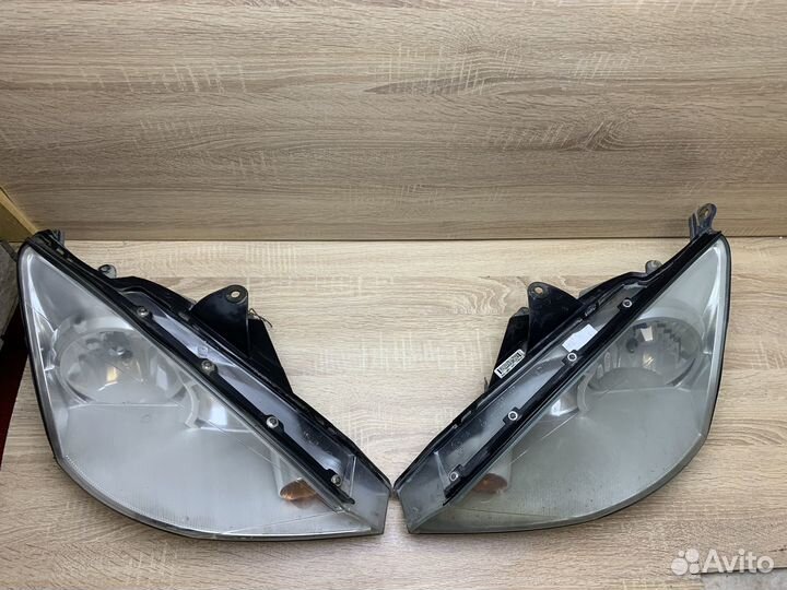 Фара правая/левая Ford Focus 1 Европа после 2001