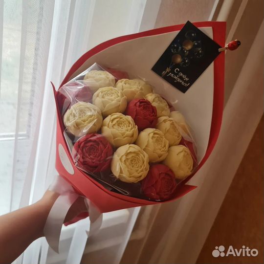 Сладкие букеты из шоколада