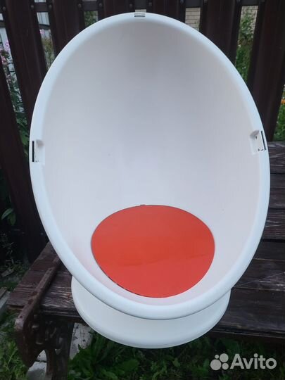 Кресло яйцо поворотное IKEA