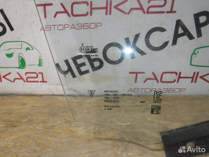 Стекло передней правой двери Porsche Cayenne 3