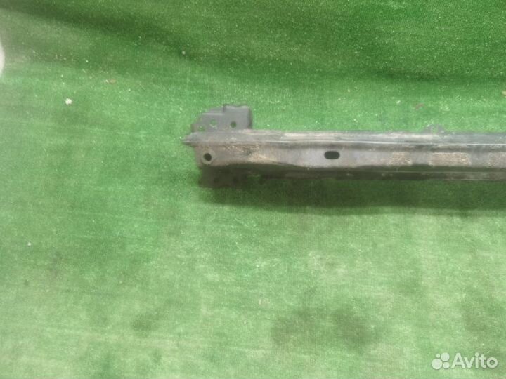 Усилитель бампера передний Volkswagen Touareg I