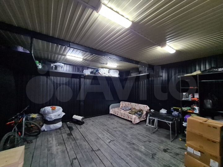 Гараж, > 30 м²