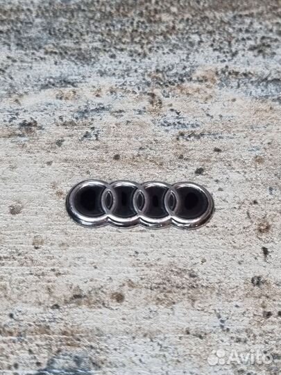 Эмблема на ключ Audi