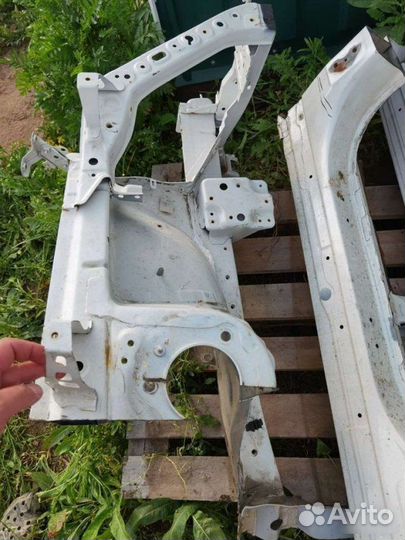 Лонжерон левый Lexus Rx 3