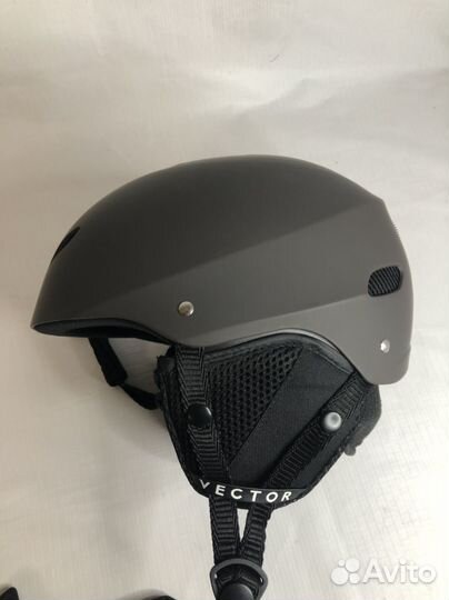 Горнолыжный шлем