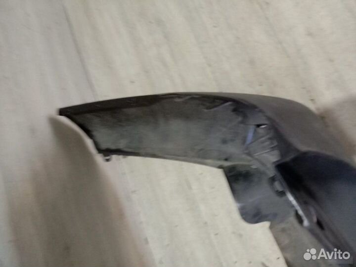 Бампер задний Toyota