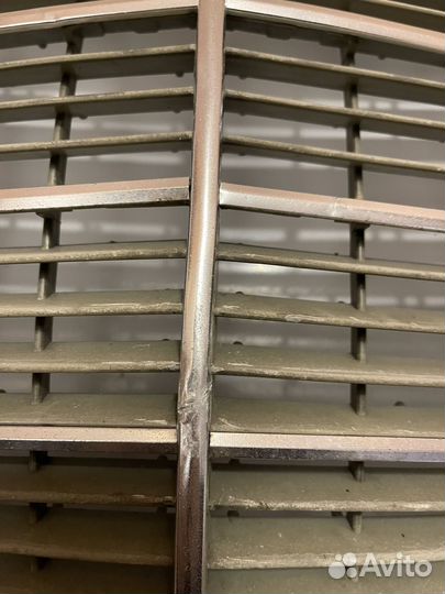 Решотка радиатора на mercedes w123