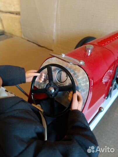 Машинка заводная. Жестяная