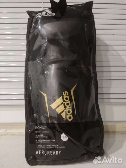 Боксерские перчатки 10 oz adidas BK/GD