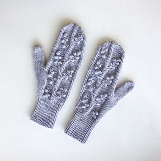 Варежки женские