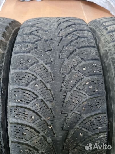 Nokian Tyres Hakkapeliitta 4 215/60 R16