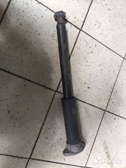 Стойка амортизатора задняя Mercedes C-Class W205