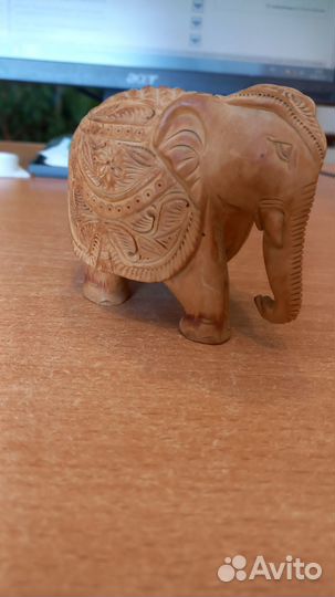 Статуэтка из дерева