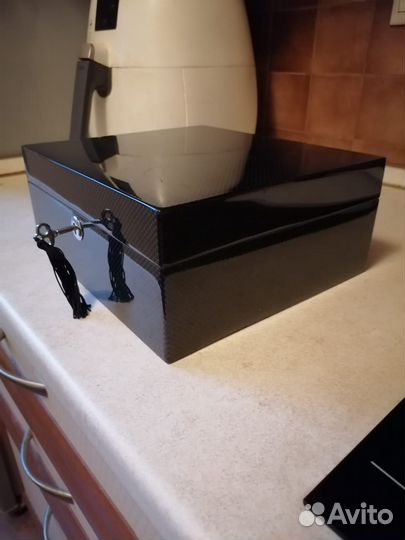 Хьюмидор для сигар 25х22х10 на 20 сигар Ирландия