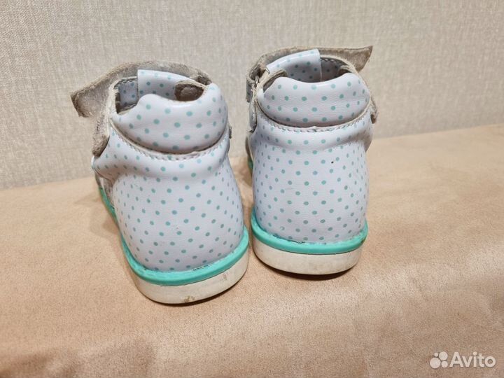 Босоножки для девочки 21