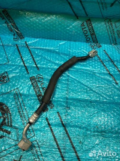 Трубка кондиционера Toyota Land Cruiser 200