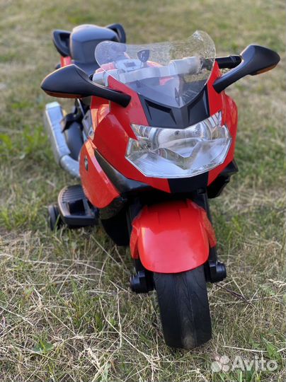 Электроскутер BMW K1300S. Мотоцикл