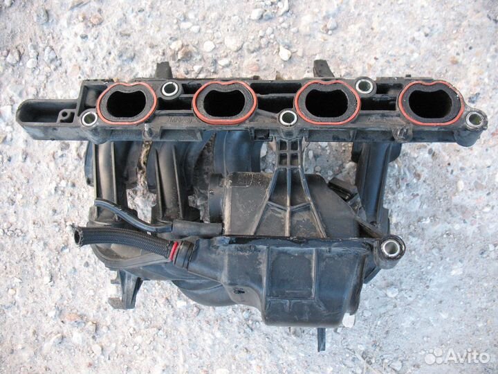 Коллектор впускной Ford Focus 2 1.4 дорест