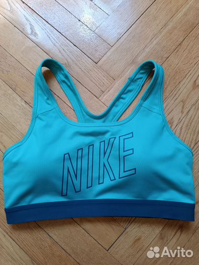 Спортивный топ бра Nike размера M